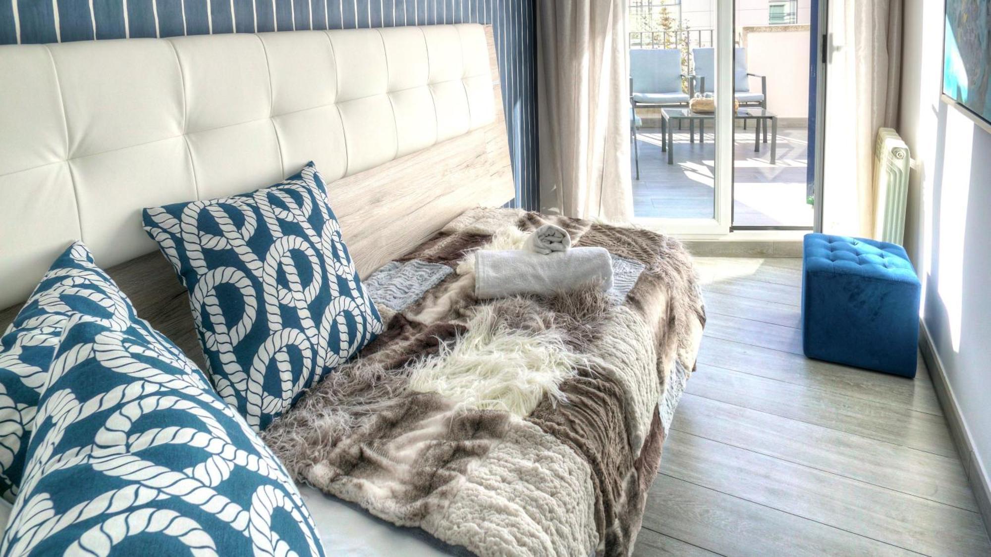 Beachstyle Penthouse By Hello Homes Сиджес Экстерьер фото