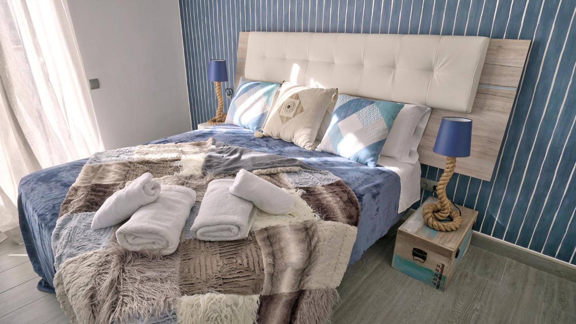 Beachstyle Penthouse By Hello Homes Сиджес Экстерьер фото
